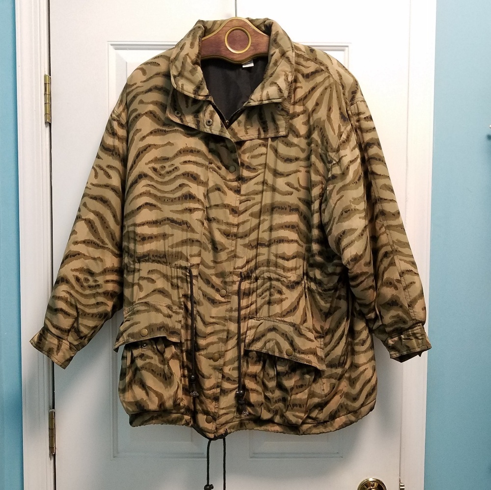 NWOT 100% silk Dorman animal print jacket.